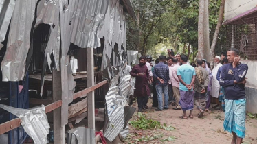 ঈদের নামাজ পড়েই দুই পক্ষের তুমুল সংঘর্ষ, বাড়িঘর ভাঙচুর-লুটপাট