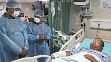 ঈদের ছুটিতে জরুরি সেবা দিতে গিয়ে আহত কর্মীদের দায়িত্ব নিলো ডিএসসিসি ঈদের ছুটিতে জরুরি সেবা দিতে গিয়ে আহত কর্মীদের দায়িত্ব নিলো ডিএসসিসি