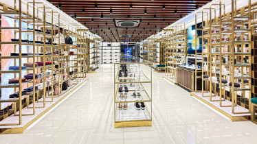 তিন জেলায় ইল্লিয়ীনের ফ্ল্যাগশিপ স্টোর চালু 