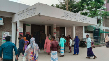 শিক্ষকের প্রহারে রক্তাক্ত ৭ বছরের মুজাহিদ, হাসপাতালে ভর্তি শিক্ষকের প্রহারে রক্তাক্ত ৭ বছরের মুজাহিদ, হাসপাতালে ভর্তি