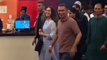 বনলতা এক্সপ্রেস নয়, মেয়েকে নিয়ে ‘প্রোজেক্ট হেইল মেরি’ সিনেমা দেখেছেন প্রধানমন্ত্রী