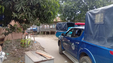 ৪ ঘণ্টা ধরে দু’গ্রুপের সংঘর্ষ, অর্ধশতাধিক হাতবোমা বিস্ফোরণ