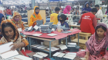 পেশা পরিবর্তন করে মোংলা উপকূলের নারীরা এখন স্বাবলম্বী