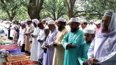 বৈরী আবহাওয়ার মধ্যেও ভাবগাম্ভীর্যে চাঁপাইনবাবগঞ্জে ঈদের নামাজ আদায়