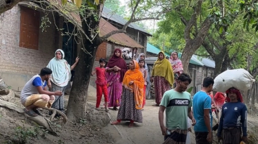 সরকারি জমি বন্দোবস্ত নিয়ে রাস্তা বন্ধ, অবরুদ্ধ ৬৫ পরিবার!