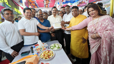 প্রধানমন্ত্রীর পক্ষ থেকে ঢাকা-১৭ আসনে ৪টি মন্দিরে আর্থিক সহায়তা