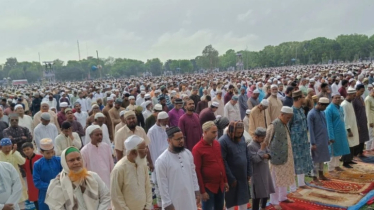 দিনাজপুরে দক্ষিণ এশিয়ার বৃহত্তম ঈদগাহে ঈদের জামাত অনুষ্ঠিত   