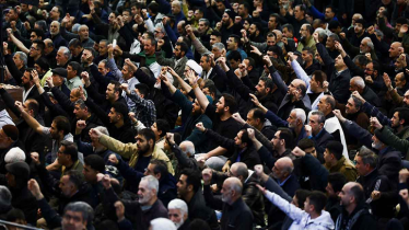 হামলার আশঙ্কার মধ্যেও ঈদের নামাজে ইরানিদের ঢল