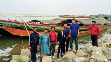 চিলমারীর রমনা ঘাটে জেলা প্রশাসনের জোরদার টহল চিলমারীর রমনা ঘাটে জেলা প্রশাসনের জোরদার টহল