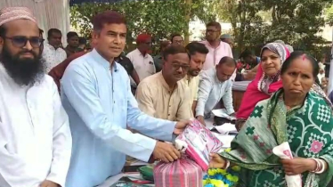 পঞ্চগড়ে অসহায়দের মাঝে প্রধানমন্ত্রীর ঈদ উপহার বিতরণ