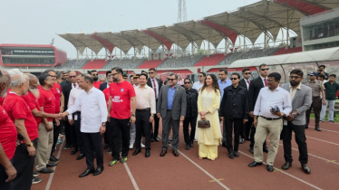 প্রীতি ফুটবল ম্যাচ দেখতে জাতীয় স্টেডিয়ামে প্রধানমন্ত্রী