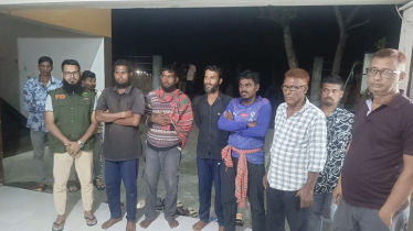 ঝড়ের কবলে সুন্দরবন সাতক্ষীরা রেঞ্জে নৌকা ডুবি: ৪ মৌয়াল উদ্ধার, নিখোঁজ ৪