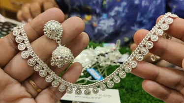 স্বর্ণের সাথে কমেছে রুপার দামও, ভরি কতো?   