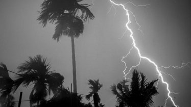 দুপুরের মধ্যে ১৫ অঞ্চলে ৬০ কি.মি. বেগে ঝড়ের আশঙ্কা 