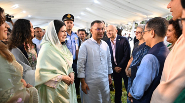 প্রধানমন্ত্রীর সঙ্গে ঈদ শুভেচ্ছা বিনিময় করতে ‘যমুনায়’ জনস্রোত