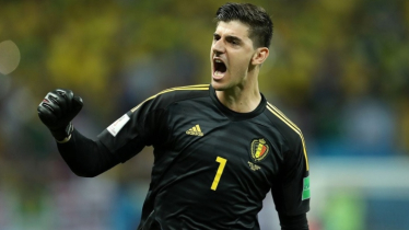 মাঠের বাইরে ছিটকে গেলেন রিয়ালের এক নম্বর গোলরক্ষক  