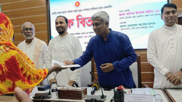 ‘তেলের দাম না বাড়িয়ে প্রতিদিন ১৬৭ কোটি টাকা ভর্তুকি দিচ্ছে সরকার’