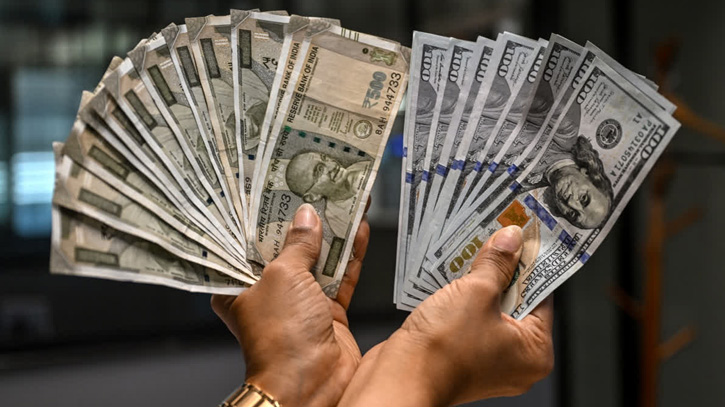 বড় ধাক্কা খেলো ভারত, ডলারের বিপরীতে ইতিহাসে সর্বনিম্ন দরপতন রুপির