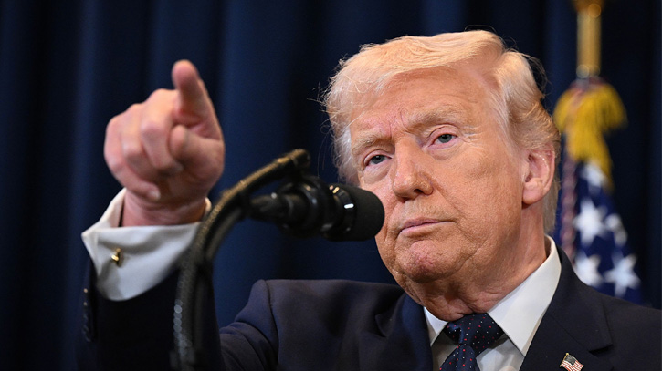 সুযোগ থাকলে ইরানের সব তেল দখল করে নিতাম: ট্রাম্প সুযোগ থাকলে ইরানের সব তেল দখল করে নিতাম: ট্রাম্প