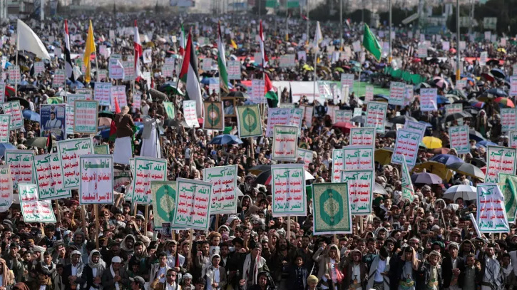 ইরানকে সমর্থন দিতে জুমার পর ইয়েমেন ও ইরাকের রাজপথে লাখো মানুষ ইরানকে সমর্থন দিতে জুমার পর ইয়েমেন ও ইরাকের রাজপথে লাখো মানুষ