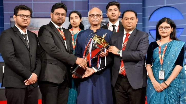 যুদ্ধ দীর্ঘমেয়াদি হলে জ্বালানির মূল্য বাড়াতে হবে: ড. ম. তামিম যুদ্ধ দীর্ঘমেয়াদি হলে জ্বালানির মূল্য বাড়াতে হবে: ড. ম. তামিম