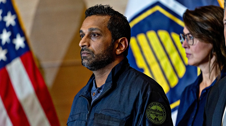 এফবিআই প্রধানের ব্যক্তিগত ইমেইল হ্যাকড: নেপথ্যে ইরানি হ্যাকাররা এফবিআই প্রধানের ব্যক্তিগত ইমেইল হ্যাকড: নেপথ্যে ইরানি হ্যাকাররা