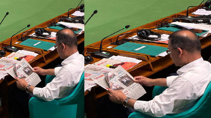 সংসদ অধিবেশনেও দায়িত্বে সচেতনতা: পত্রিকায় চোখ প্রধানমন্ত্রীর 