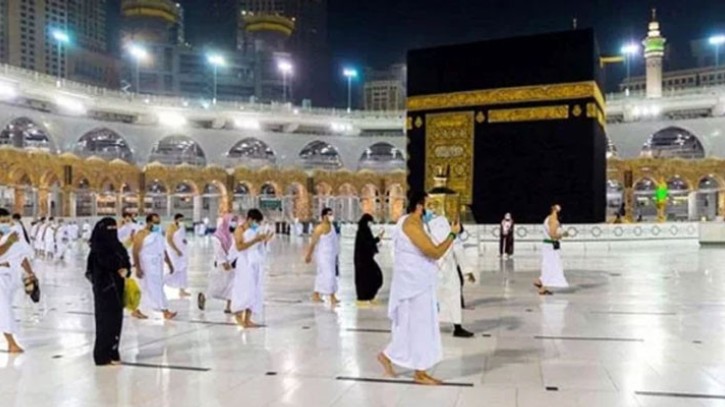 সৌদিতে আটকা সাড়ে ৪ হাজার বাংলাদেশি ওমরাহযাত্রী! সৌদিতে আটকা সাড়ে ৪ হাজার বাংলাদেশি ওমরাহযাত্রী!