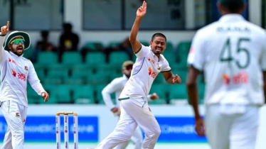 আলোকস্বল্পতায় দ্বিতীয় দিনের খেলাও শেষ, তাইজুলের দাপুটে বোলিং আলোকস্বল্পতায় দ্বিতীয় দিনের খেলাও শেষ, তাইজুলের দাপুটে বোলিং