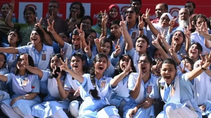আজ বেলা ১১টায় এইচএসসির ফল, জানবেন যেভাবে