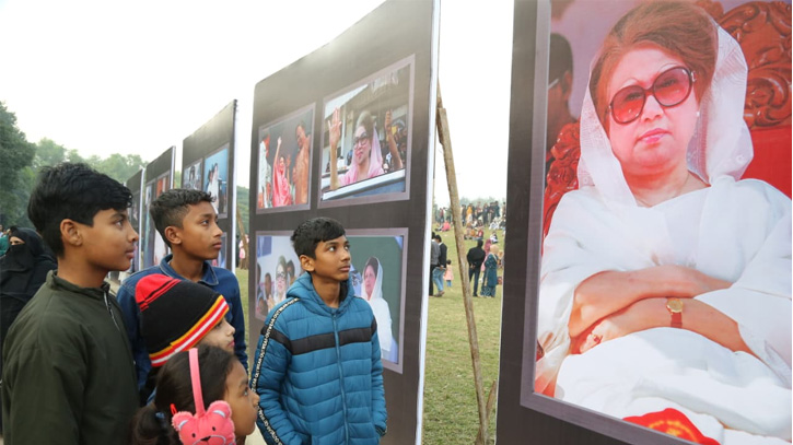 প্রথম দিনেই দেখা মিলেছে সব বয়সী মানুষের।